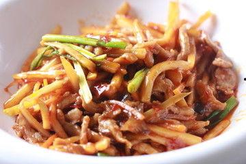 国产肉丝,传承美味，创新发展的民族美食传奇-第3张图片-今日吃瓜4